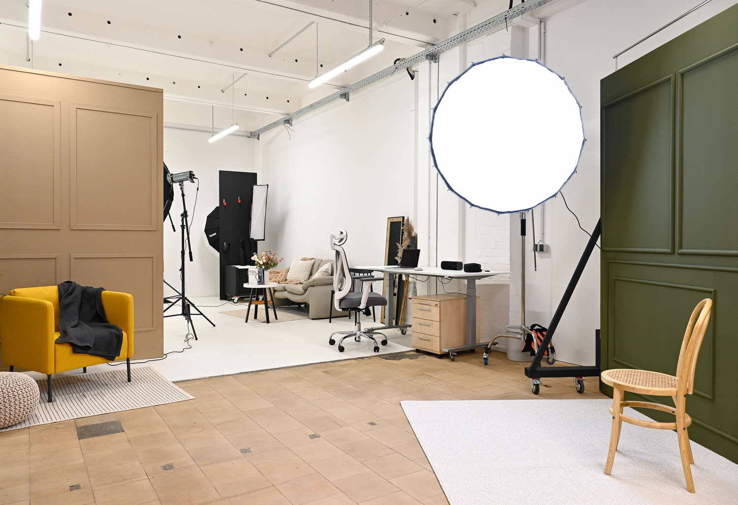 Eduard Bodnar - Fotografie und Studiovermietung - Raum